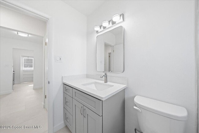 Building Photo - 154 Crescent Beach Dr
