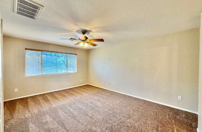 Building Photo - 7727 W Vía Del Sol