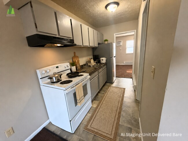 Building Photo - A comfortable 1 Bedroom with 1 Bathroom apartment in Anderson Avenue