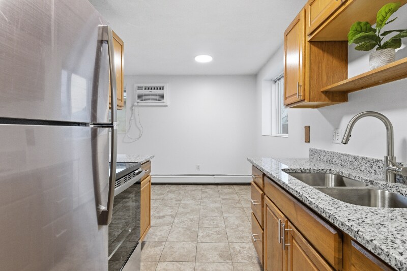 Building Photo - 1100 69th Ave N