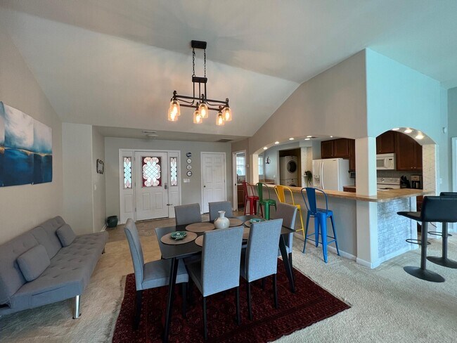 Building Photo - 30 Bay Walk Ct