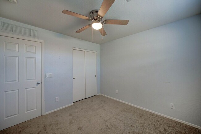 Building Photo - 12010 W Camino Vivaz