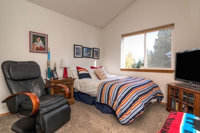 Building Photo - Beautiful home in Tanglewood