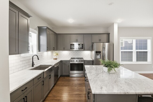 Building Photo - 632 Parkvue Pl Dr