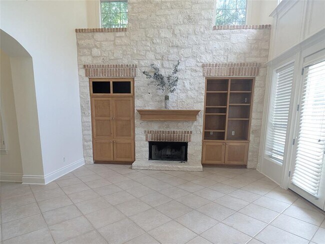 Building Photo - 11301 Taylor Draper Ln