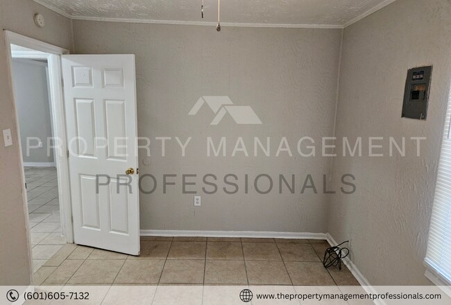 Building Photo - 140 Neatherwood Dr