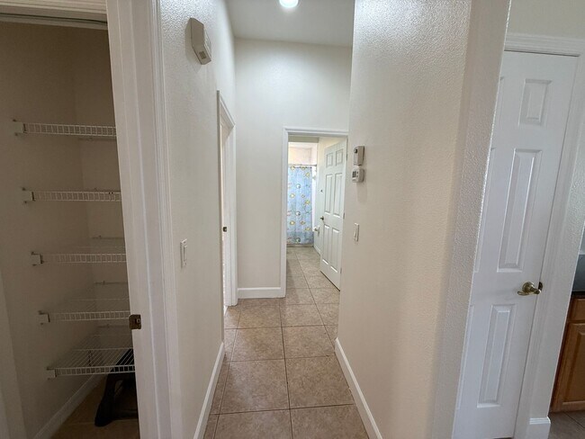 Building Photo - 4 Bedroom 3 Bath Single Family Home Laurel...