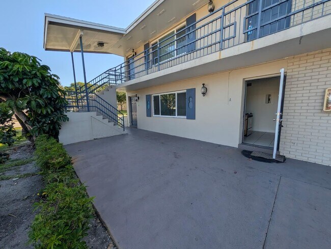 Building Photo - 817 Lighthouse Dr