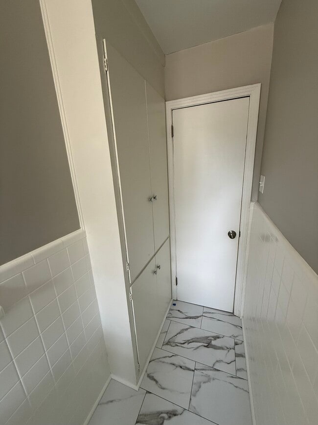 Building Photo - 61 Loganberry Cir