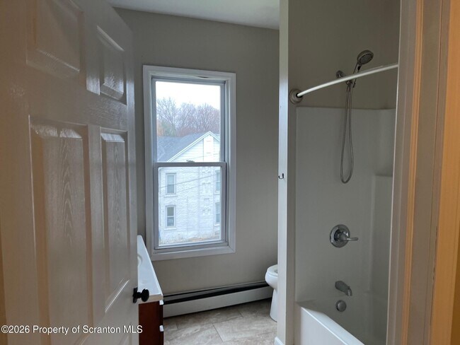 Building Photo - 1612 Capouse Ave