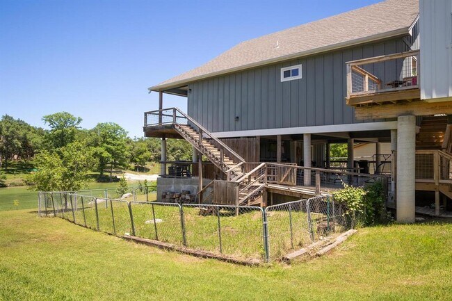 Building Photo - 2311 Spoke Hollow Rd