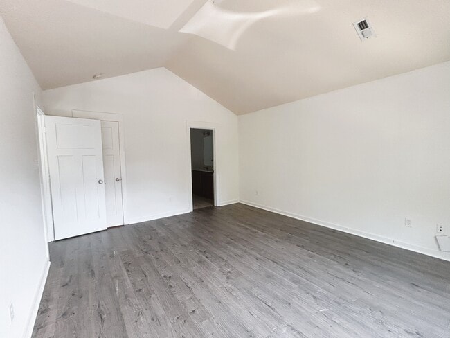 Building Photo - 248 Craftsman Cir