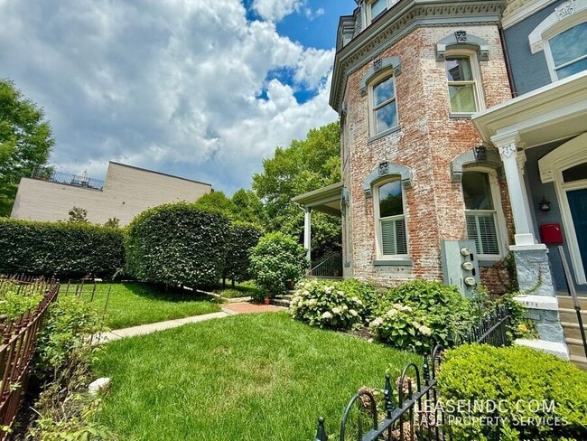 Building Photo - 1903 3rd St NW