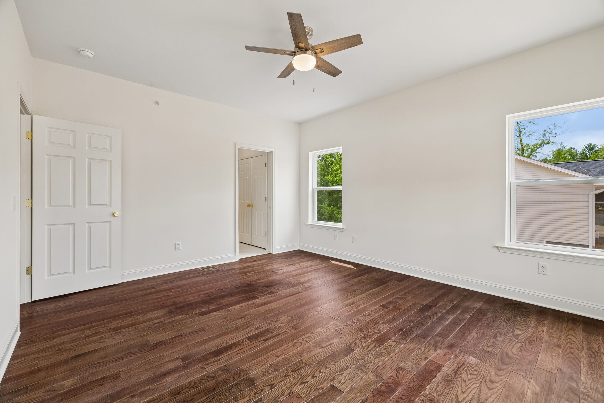 Building Photo - 551 Skyview Dr