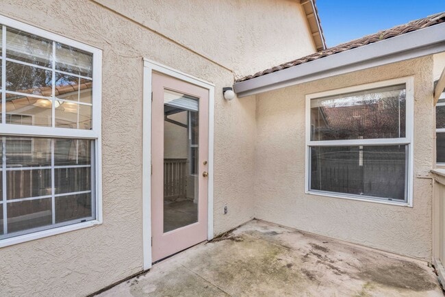Building Photo - Hercules 2 Bedroom Condo with 1-Car Garage
