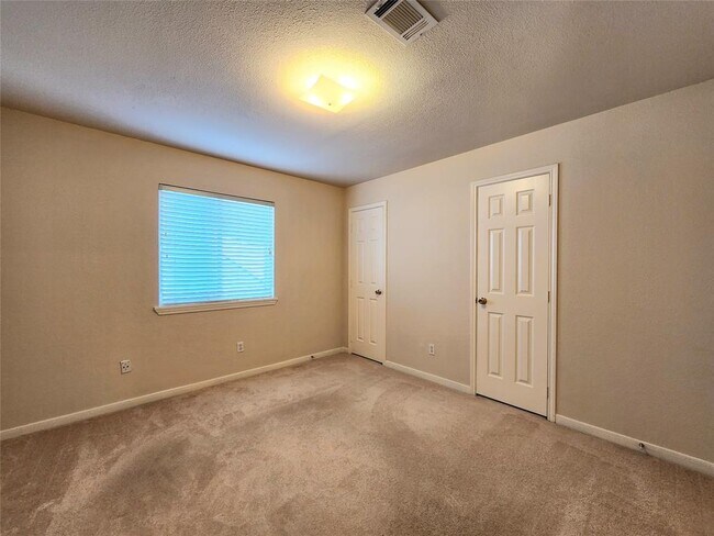 Building Photo - 16614 Stoneside Dr