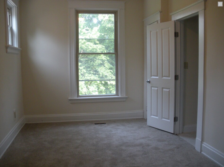 Building Photo - 2614 Eden Ave