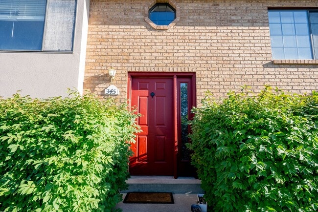 Building Photo - North Orem 2 bedroom/1 bath apartment