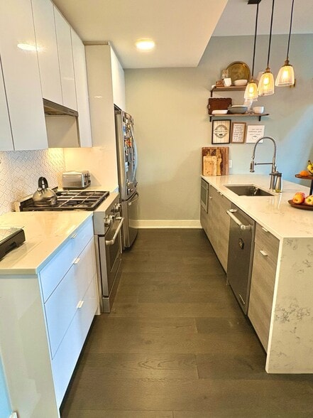 Kitchen - 380 Newark Ave