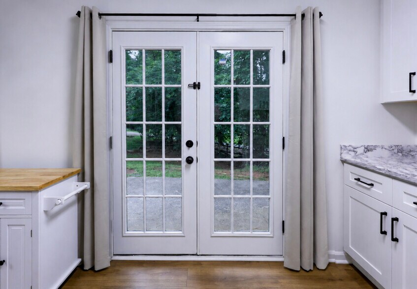 FRENCH DOORS TO PATIO - 1685 Bald Ridge Marina Rd