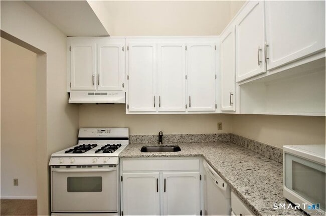 Building Photo - 48 Lawson Ln
