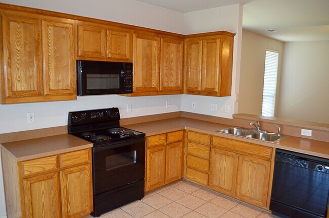 Building Photo - Charming 4-Bedroom Home in a Quiet Neighbo...