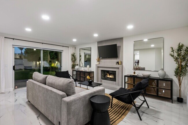 Building Photo - 76817 Manor Ln