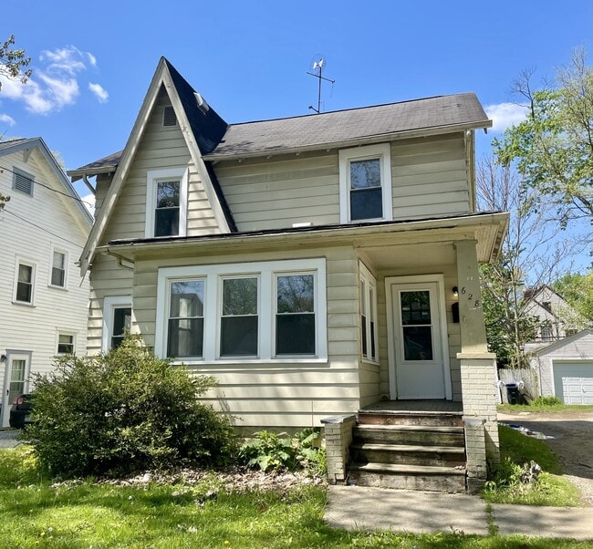 Building Photo - 628 Glendora Ave