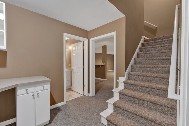 Building Photo - Spacious 7BR House in Powder Springs