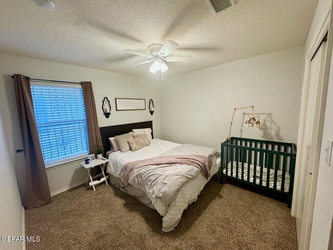 Building Photo - 10041 Paloma Dr