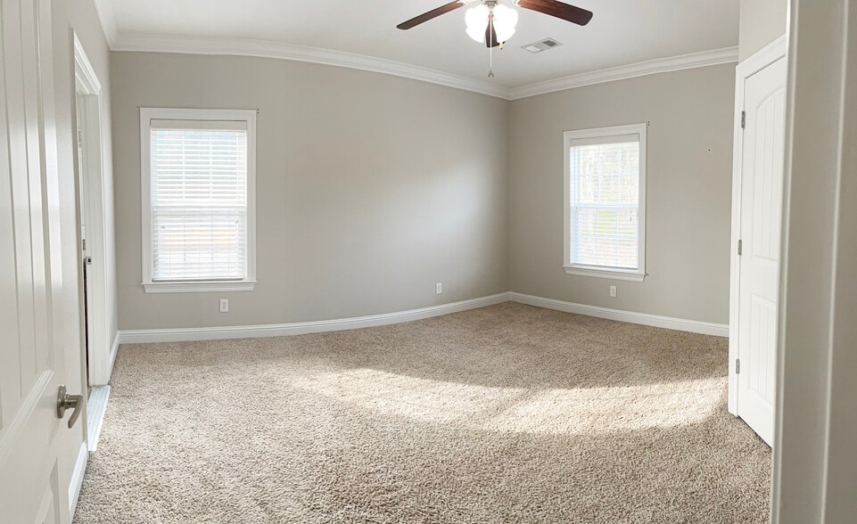 Bedroom - 919 Muirfield Dr