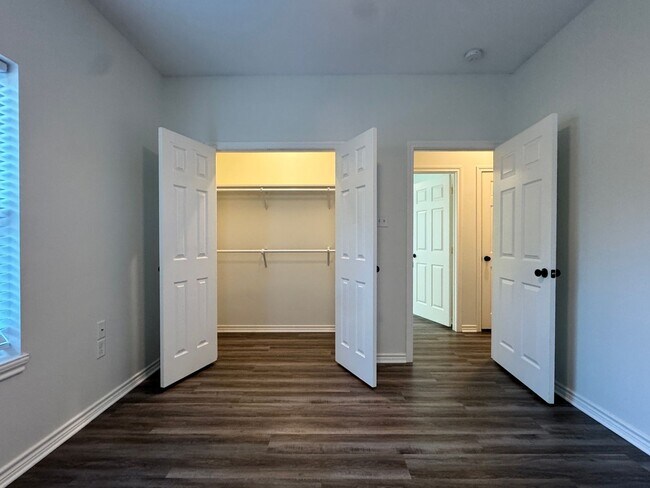 Building Photo - 13209 County Rd 499