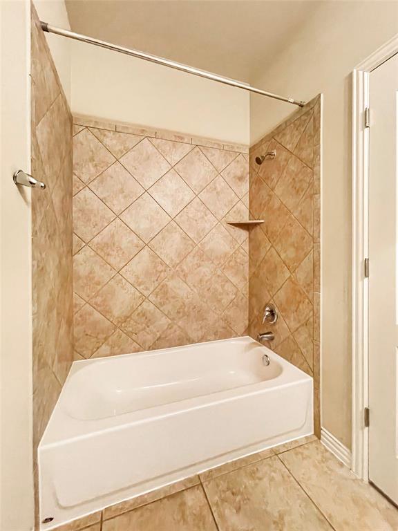 Building Photo - 2468 Millbrook Loop