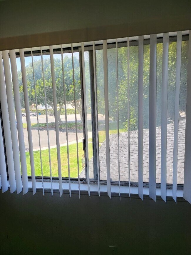 Building Photo - Sharp Townhouse on Victoria Avenue across from the Marina