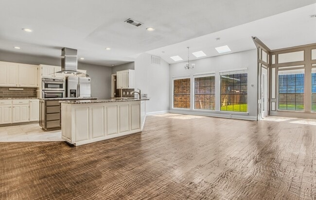 Building Photo - 102 Pebble Beach Dr