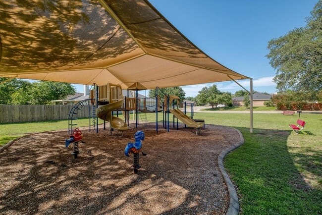 Building Photo - 1303 Ridgewood Dr