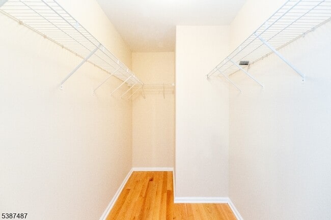 Building Photo - 127 Forest Dr