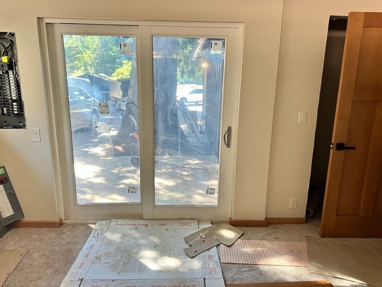 Building Photo - 1252 Paradise Rd