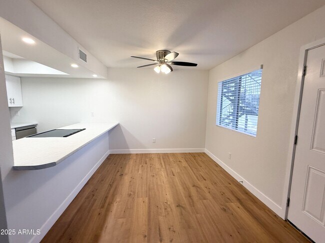 Building Photo - 18202 N Cave Creek Rd