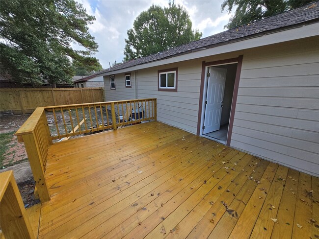 Building Photo - 10470 Alcott Dr