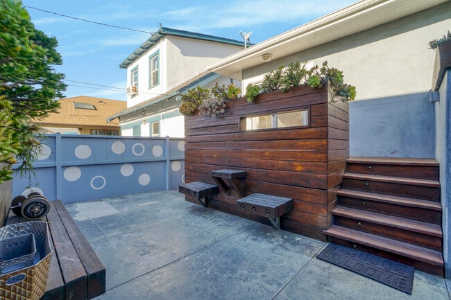 Building Photo - 38 Sunset Ave