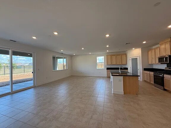 Building Photo - Be the first to enjoy this beautiful, newly built home near the Wild Hawk Golf Club