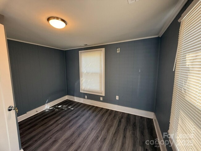 Building Photo - 3216 Boyd St