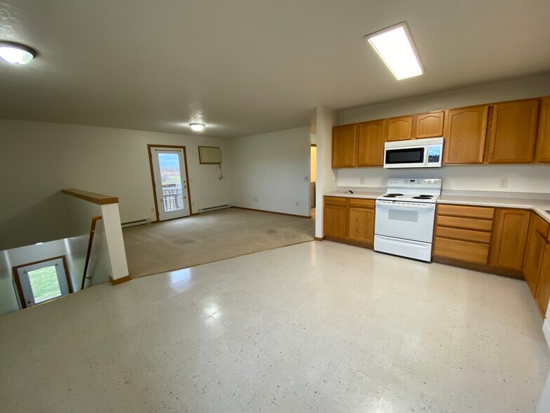 Family area - 508 Smith Ave