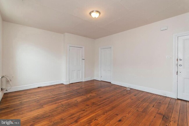 Building Photo - 1232 N 5th St