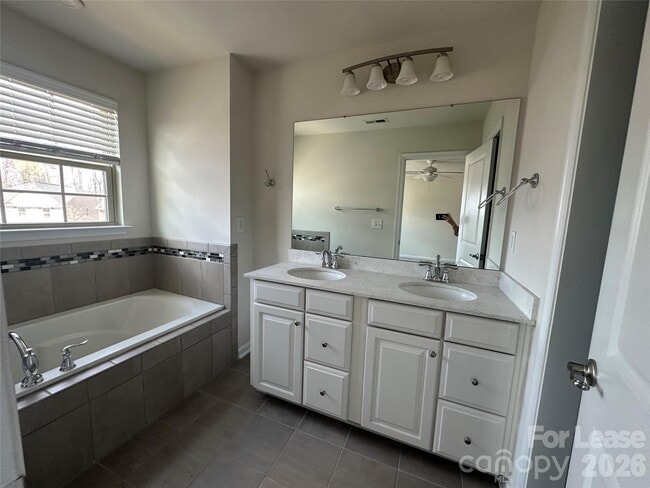 Building Photo - 3612 Speer Blvd