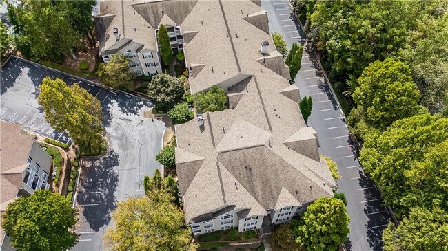 Building Photo - 1250 Parkwood Cir SE