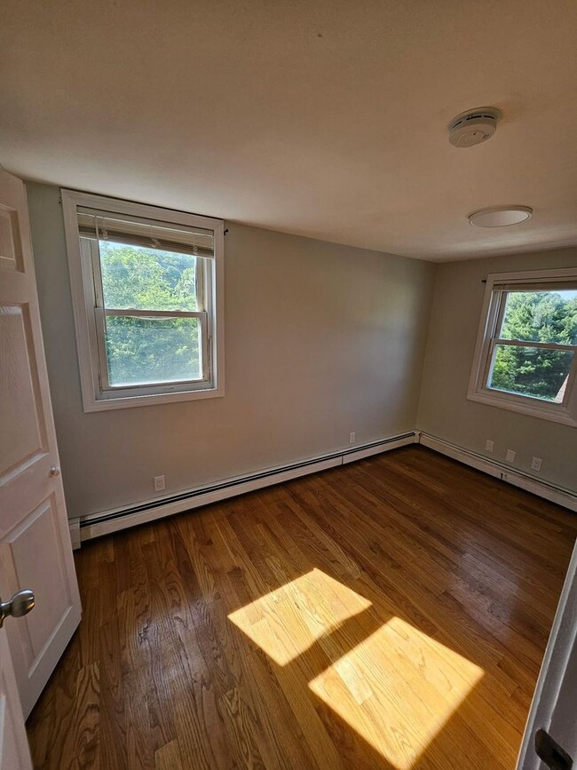 Building Photo - Beautiful two-story, four-bedroom unit!