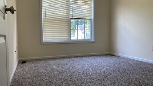 Building Photo - 3723 Woodbridge Ln