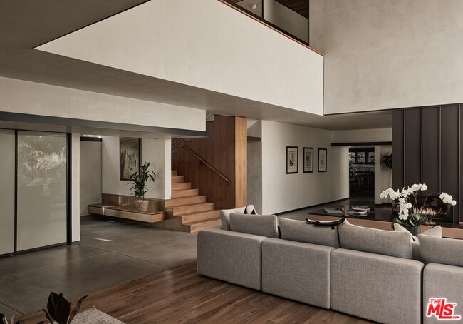 Building Photo - 2496 Mandeville Canyon Rd